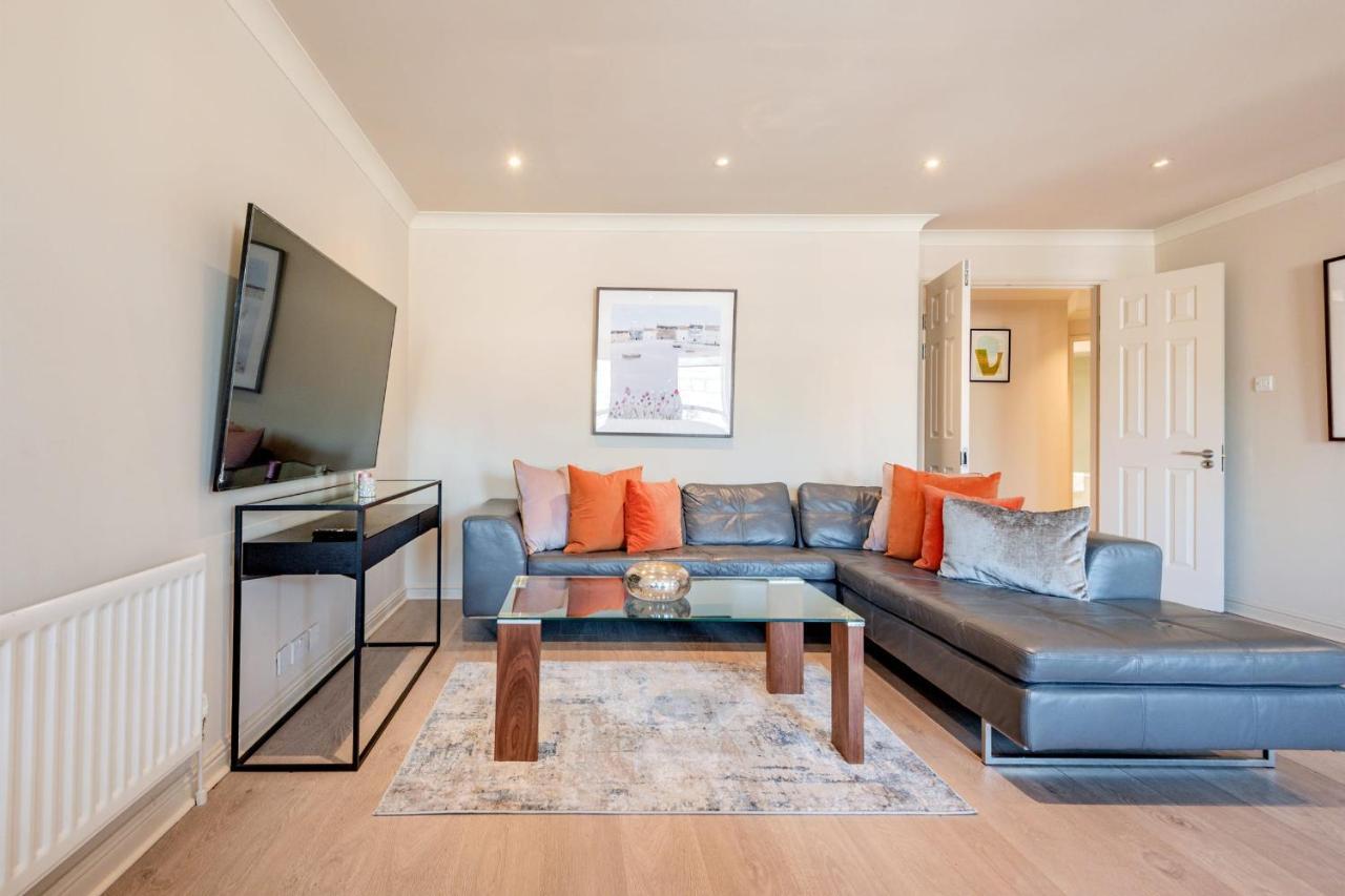 Stunning 3-Bedroom In The Heart Of London With Parking-Hosted By Sweetstay Exterior photo